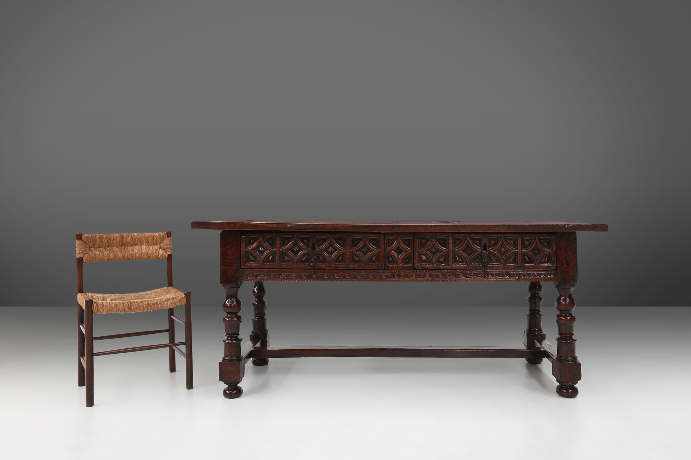 Impressive hand carved console table in oak, Spain, ca. 1550thumbnail